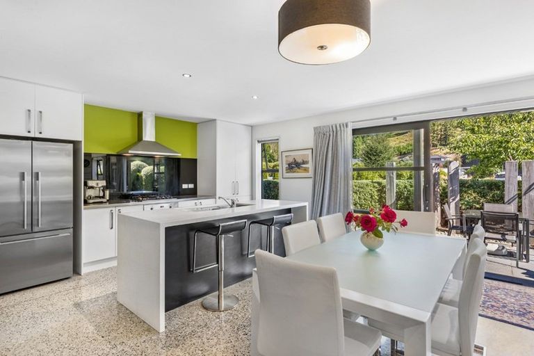 Photo of property in 4 Evening Star Road, Arthurs Point, Queenstown, 9371