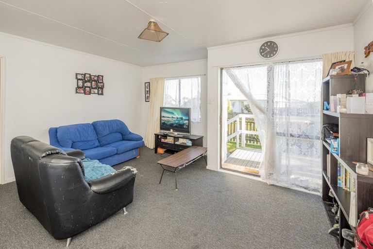 Photo of property in 15 Solway Street, Levin, 5510