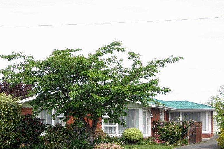 Photo of property in 22 Daniels Road, Redwood, Christchurch, 8051