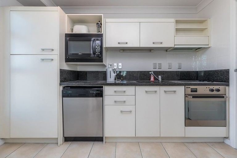 Photo of property in The Duxton Hotel Apartments, 6p/100 Greys Avenue, Auckland Central, Auckland, 1010