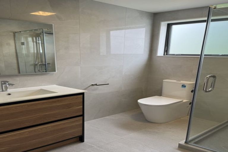 Photo of property in 26a Oreil Avenue, West Harbour, Auckland, 0618