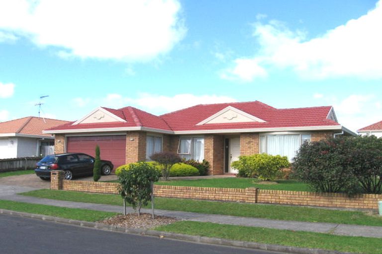 Photo of property in 14 Sandalwood Place, Somerville, Auckland, 2014