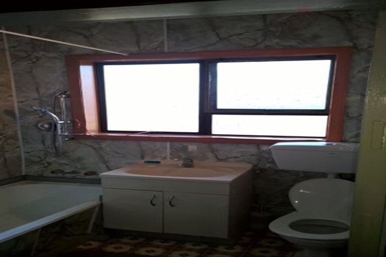 Photo of property in 51 Memorial Avenue, Ilam, Christchurch, 8053