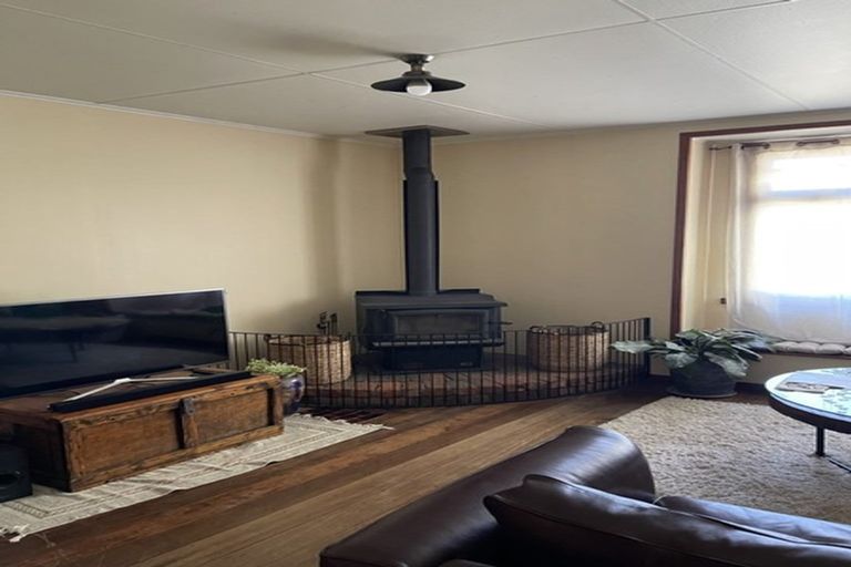 Photo of property in 1/900 Heretaunga Street East, Parkvale, Hastings, 4122