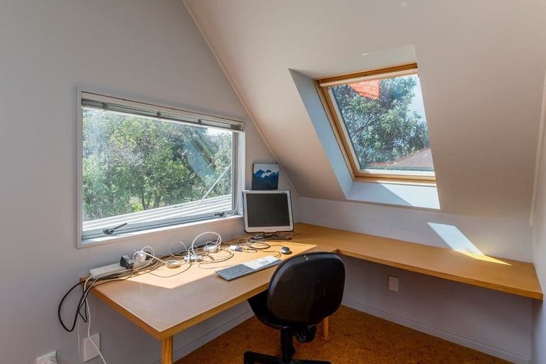 Photo of property in 17 Hughes Street, Waikanae Beach, Waikanae, 5036