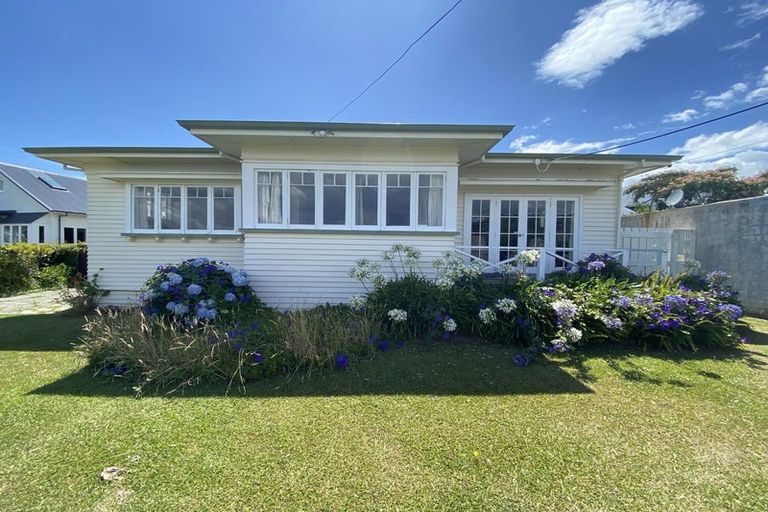 Photo of property in 3 Marine Terrace, Bayswater, Auckland, 0622