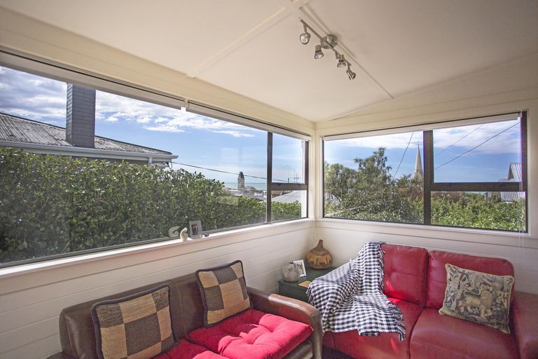 Photo of property in 10a Wharfe Street, South Hill, Oamaru, 9400