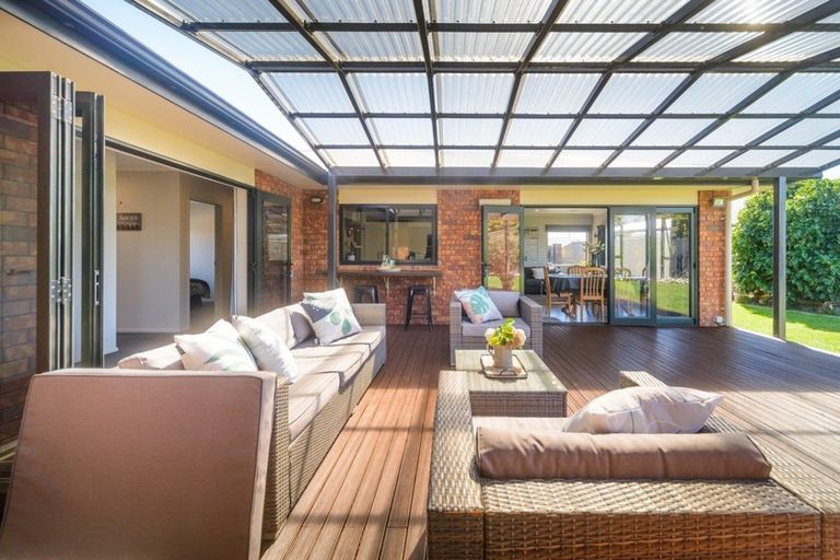 Photo of property in 18 Daniel Place, Kelvin Grove, Palmerston North, 4414