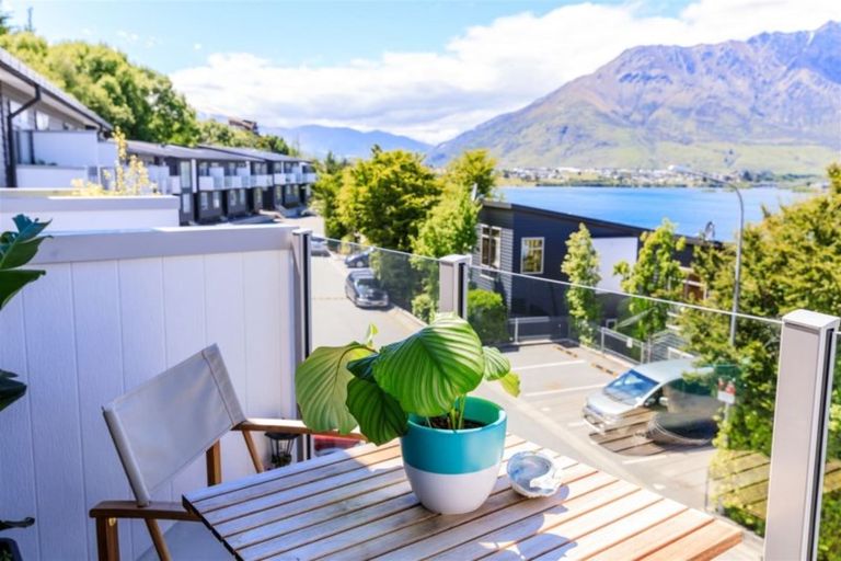 Photo of property in Greenstone Terraces, 5/716 Frankton Road, Queenstown, 9300