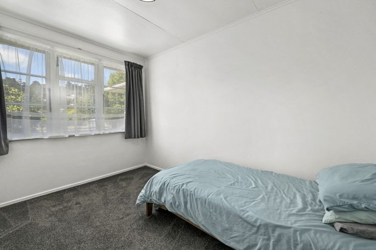 Photo of property in 16 Rintoul Grove, Stokes Valley, Lower Hutt, 5019