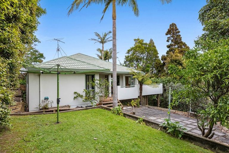 Photo of property in 2/67 Arran Road, Browns Bay, Auckland, 0630
