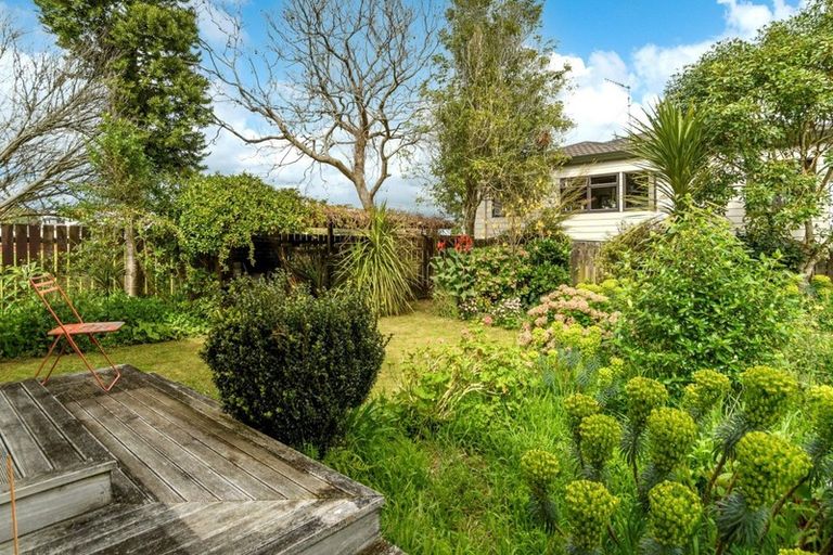 Photo of property in 64 Welcome Bay Road, Welcome Bay, Tauranga, 3112