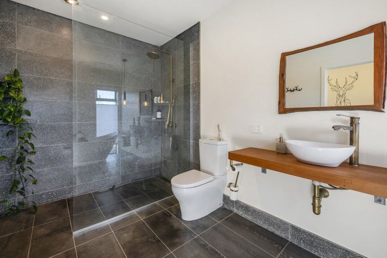 Photo of property in 500 Kinloch Road, Kinloch, Taupo, 3377