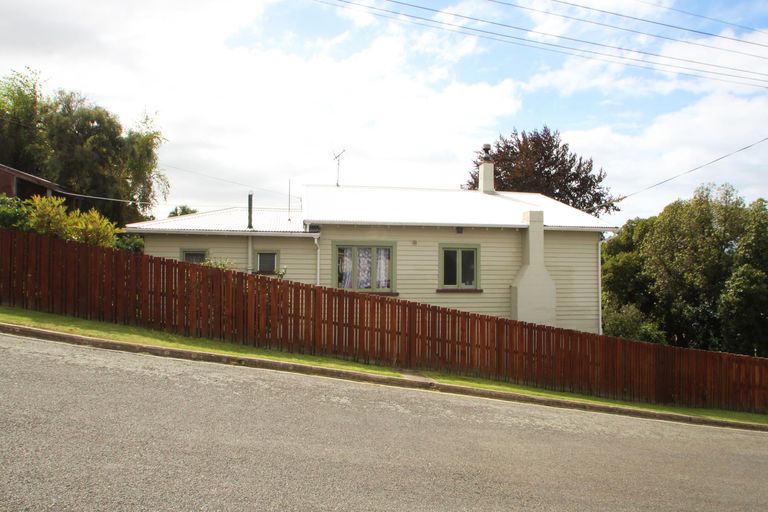 Photo of property in 2 Colne Street, Oamaru North, Oamaru, 9400
