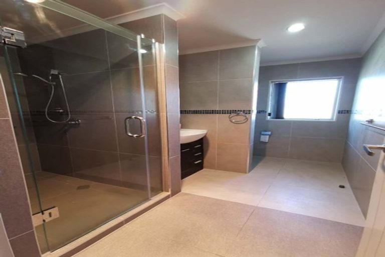 Photo of property in 19 Hornbill Drive, Fairview Heights, Auckland, 0632