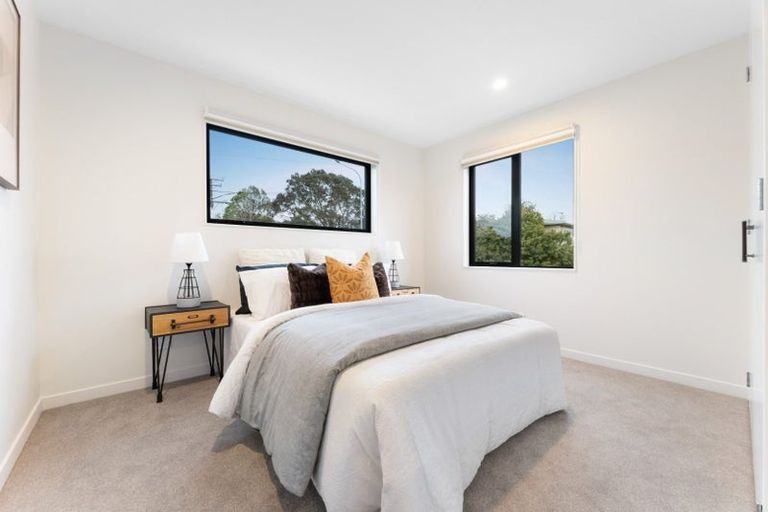 Photo of property in 2/29 Brandon Road, Glen Eden, Auckland, 0602