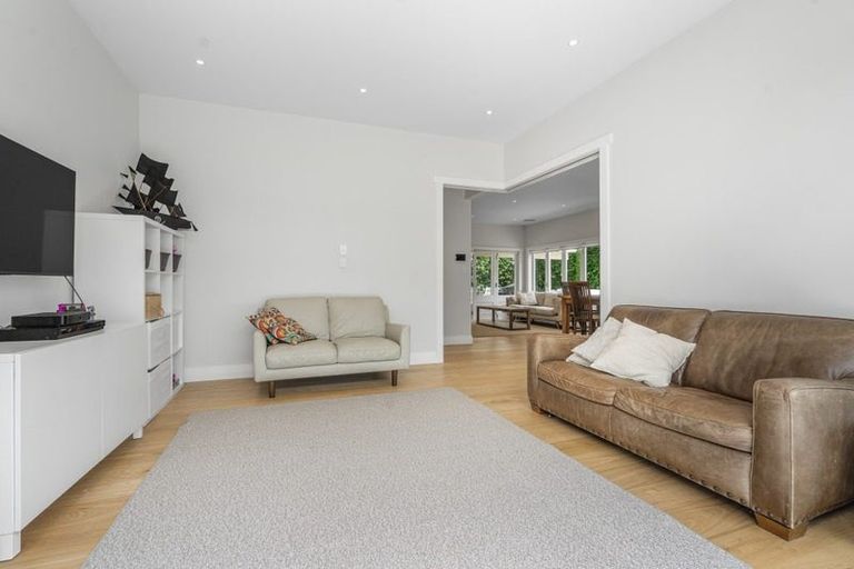 Photo of property in 136 Queen Street, Northcote Point, Auckland, 0627