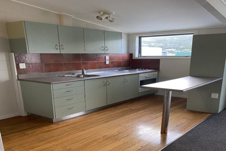 Photo of property in 7/21 Collins Avenue, Tawa, Wellington, 5028