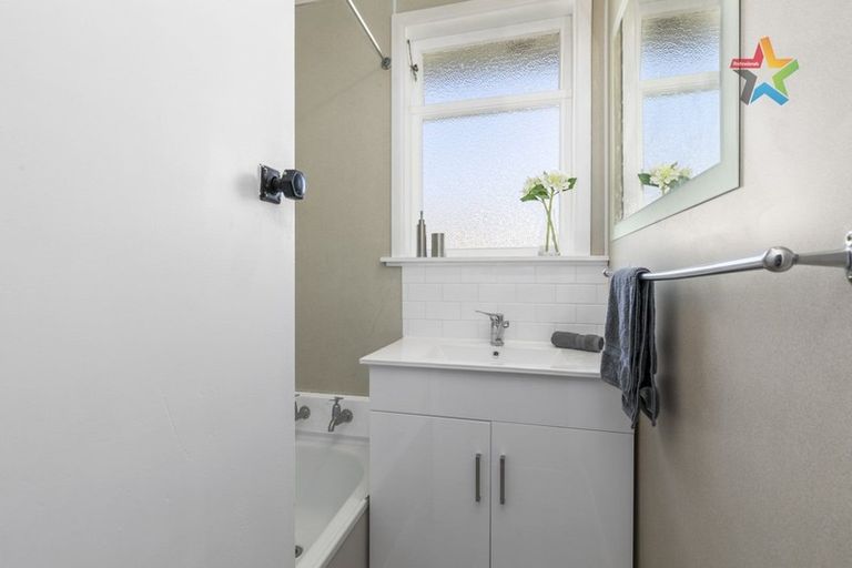 Photo of property in 17 Grimsby Grove, Wainuiomata, Lower Hutt, 5014