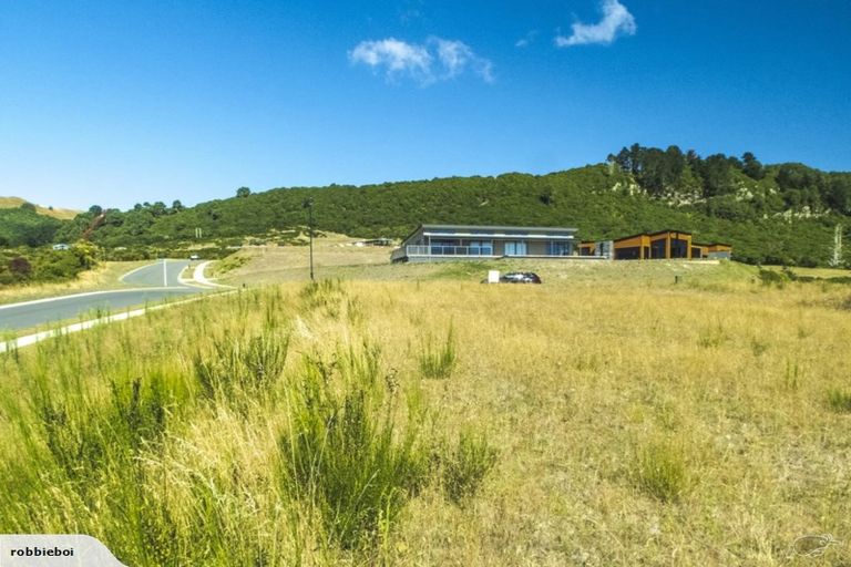 Photo of property in 1 Harrier Lane, Kinloch, Taupo, 3377