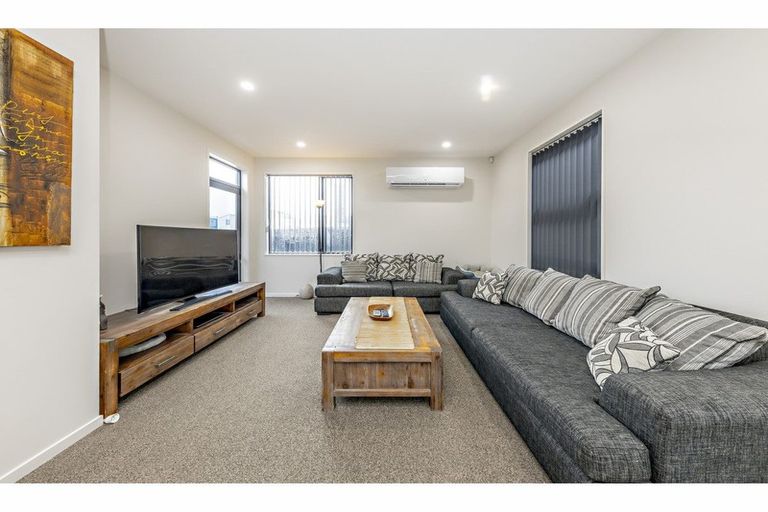 Photo of property in 22 Dignity Street, Papakura, 2110