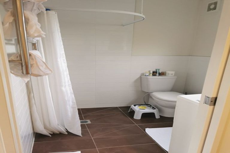 Photo of property in 32a Miro Street, New Lynn, Auckland, 0600