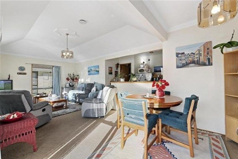 Photo of property in 2/56 Devon Street, Sydenham, Christchurch, 8023