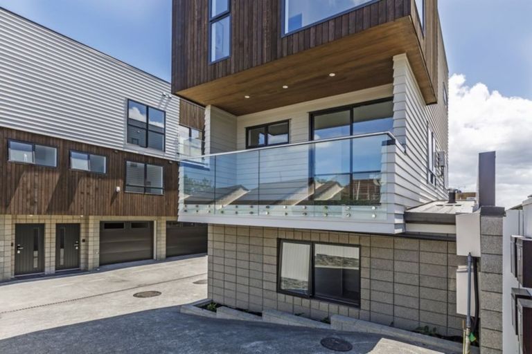 Photo of property in 67e Lake Road, Devonport, Auckland, 0624