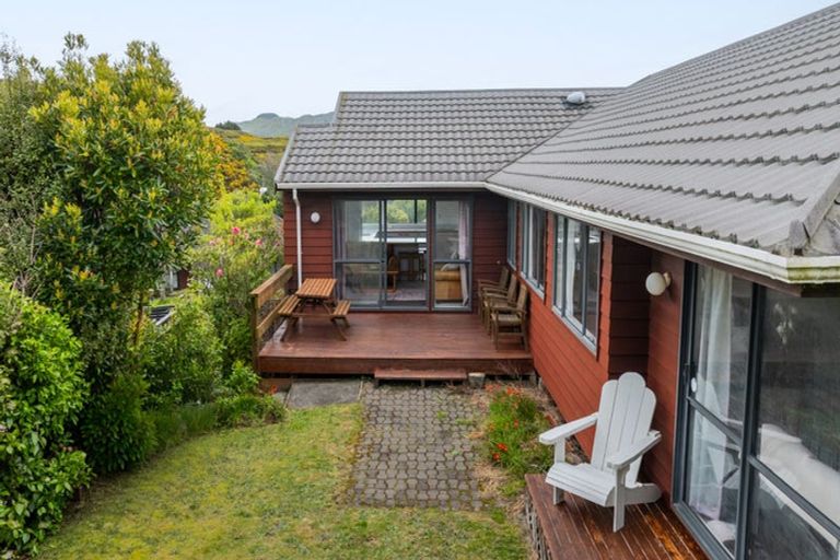 Photo of property in 5 Longmont Terrace, Churton Park, Wellington, 6037