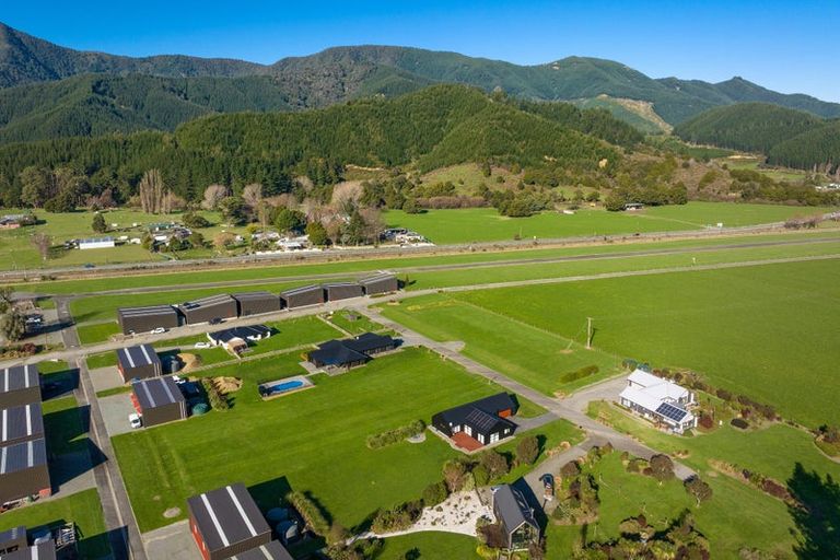 Photo of property in Koromiko Airpark, 6 Sirocco Place, Koromiko, Picton, 7273