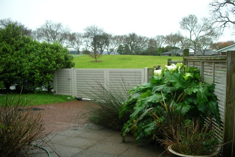 Photo of property in 21 Galloway Crescent, Farm Cove, Auckland, 2012