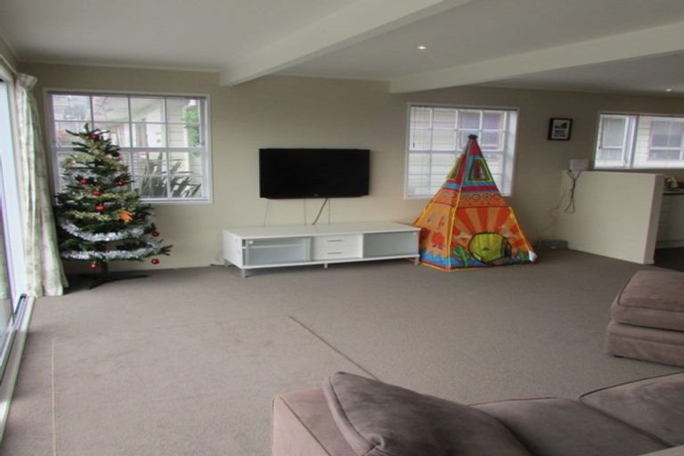 Photo of property in 37 Pope Street, Camborne, Porirua, 5026
