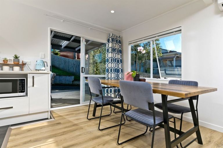 Photo of property in 14 Sarajevo Place, Massey, Auckland, 0614
