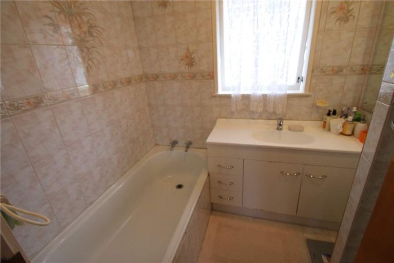 Photo of property in 50 Marlborough Avenue, Glenfield, Auckland, 0629