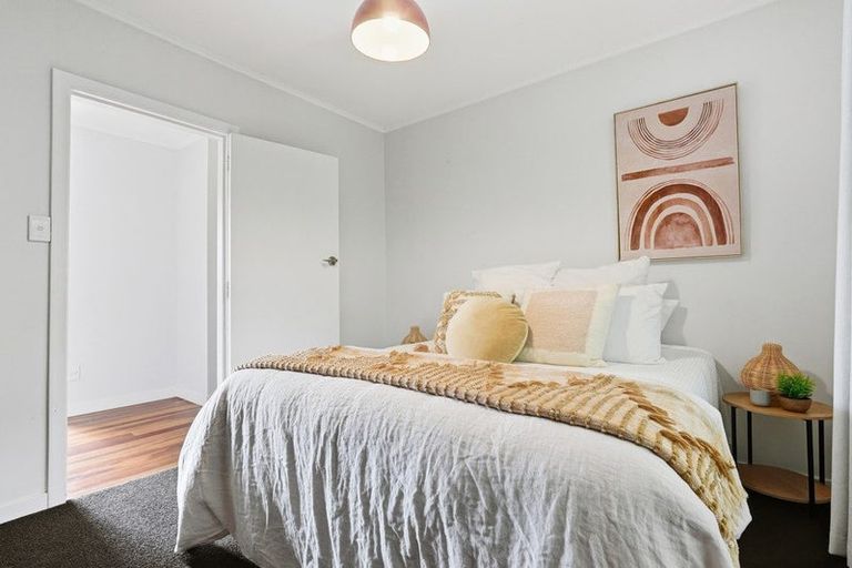 Photo of property in 16 Manor Drive, Stokes Valley, Lower Hutt, 5019