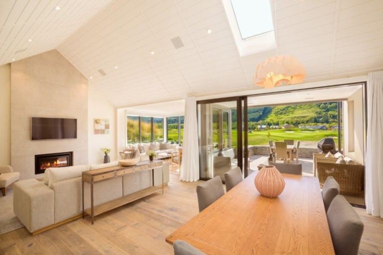 Photo of property in 7 Ogilvie Lane, Arrowtown, 9371