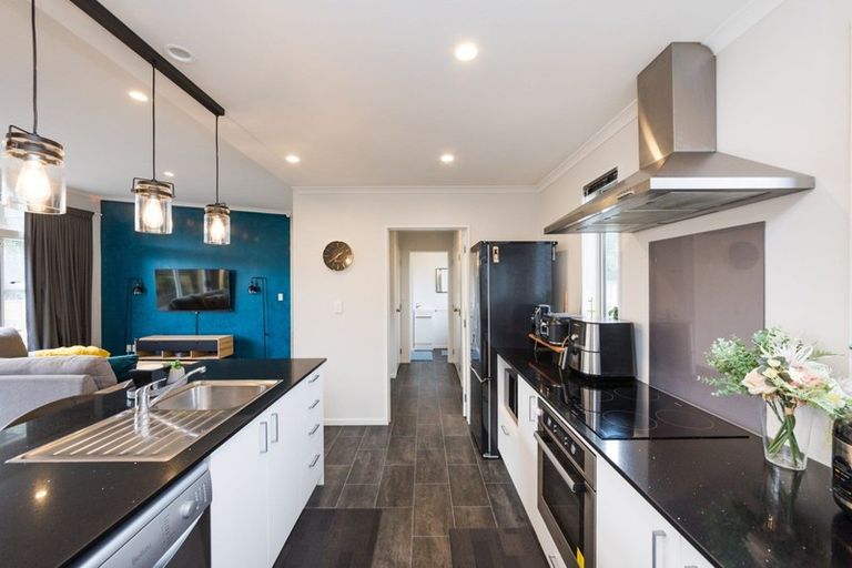 Photo of property in 58a Exeter Crescent, Takaro, Palmerston North, 4412