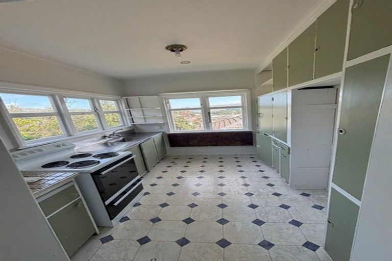 Photo of property in 35 Cavendish Square, Strathmore Park, Wellington, 6022