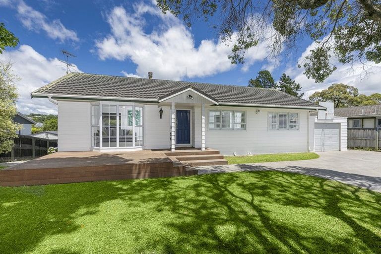 Photo of property in 107 Oreil Avenue, West Harbour, Auckland, 0618