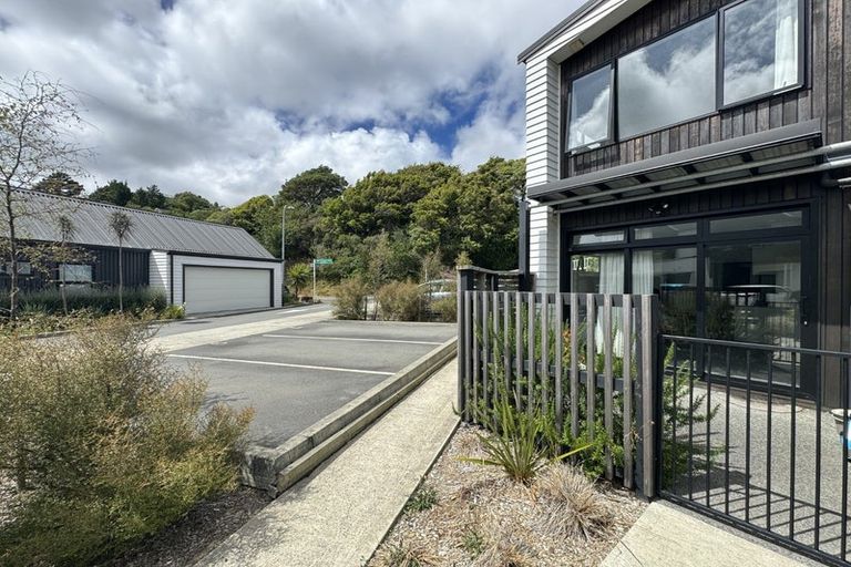Photo of property in 1 Glen Evans Crescent, Fairfield, Lower Hutt, 5011