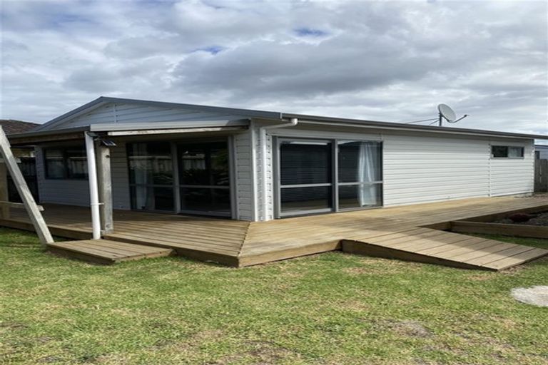 Photo of property in 32 Grove Road, Papakura, 2110