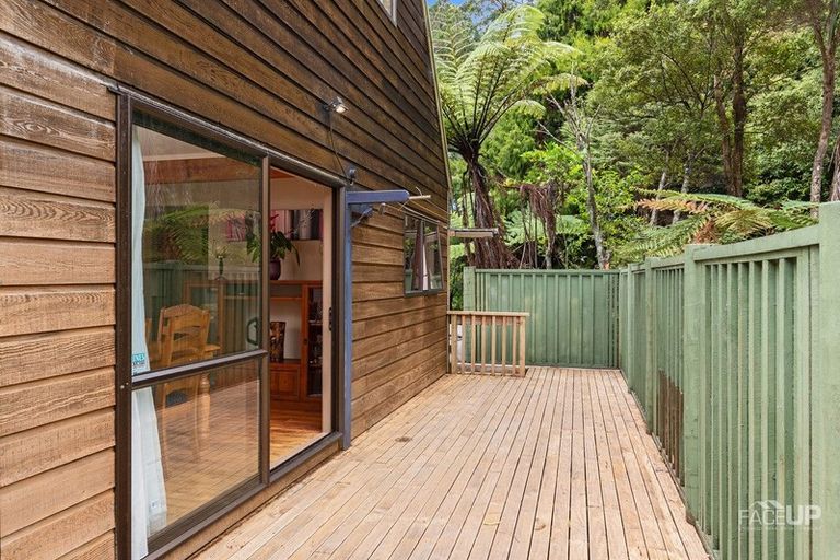 Photo of property in 242 Forest Hill Road, Waiatarua, Auckland, 0612