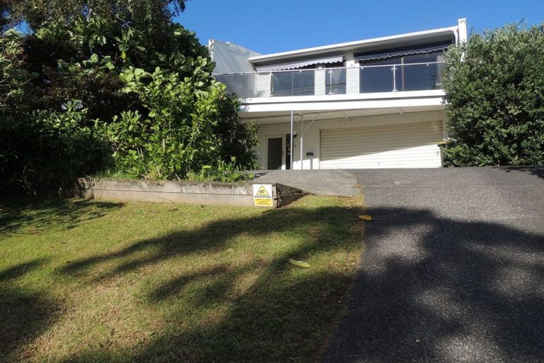 Photo of property in 2/126 Island Bay Road, Beach Haven, Auckland, 0626