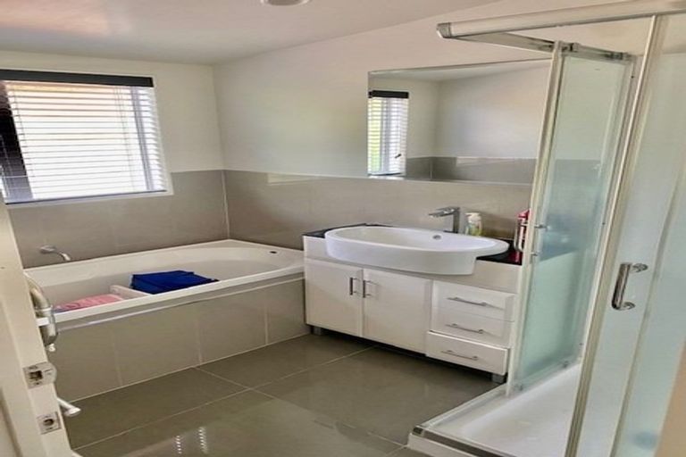 Photo of property in 3 Valley Heights Lane, Pukekohe, 2120