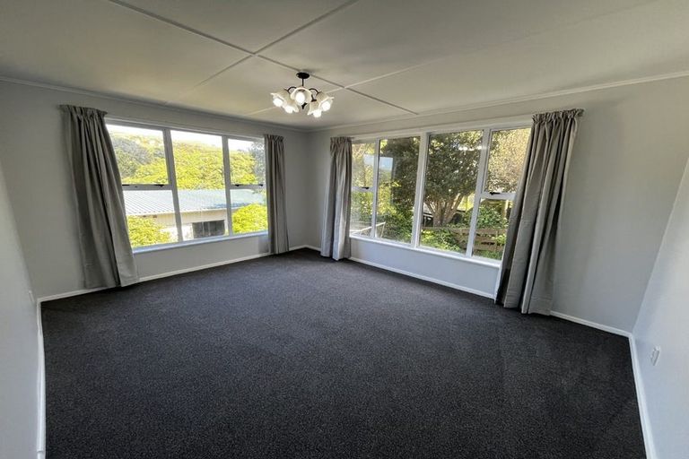 Photo of property in 25 Hiwi Crescent, Titahi Bay, Porirua, 5022