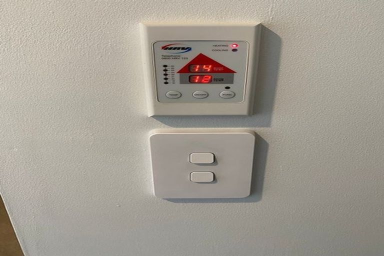 Photo of property in 20 Oakland Street, Northcote, Christchurch, 8052