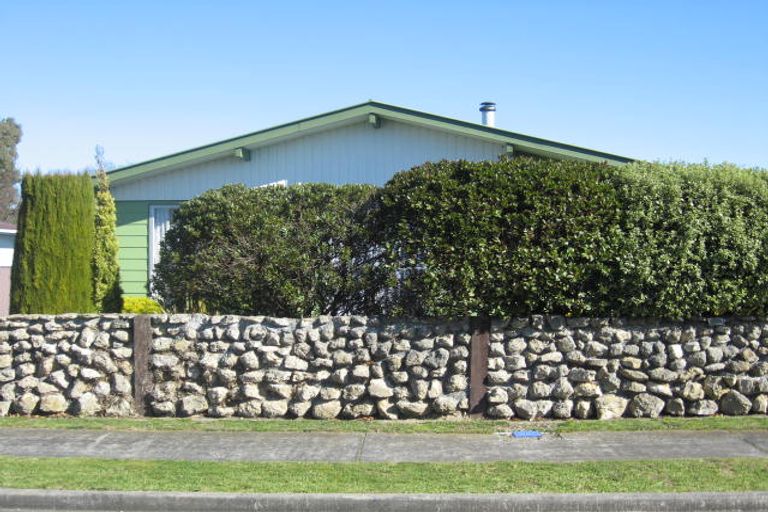 Photo of property in 27 Fisher Place, Carterton, 5713