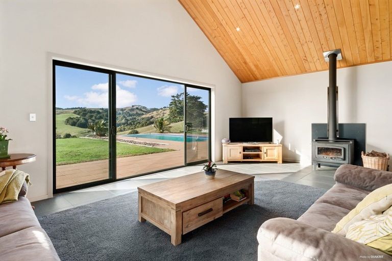 Photo of property in 87 Ruebe Road, Buckland, Pukekohe, 2677