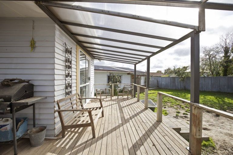 Photo of property in 8 Wairau Place, Kelvin Grove, Palmerston North, 4414