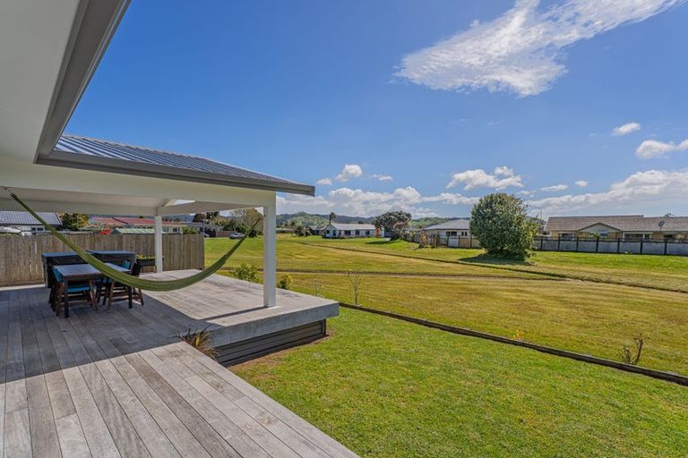 Photo of property in 15 Whitby Avenue, Whitianga, 3510